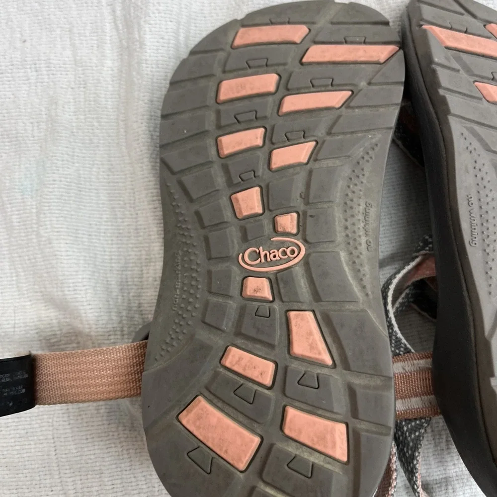 Chaco pink & gray strappy arch support‎ kids 1 sandals Outdoor Beach Swim Hiking